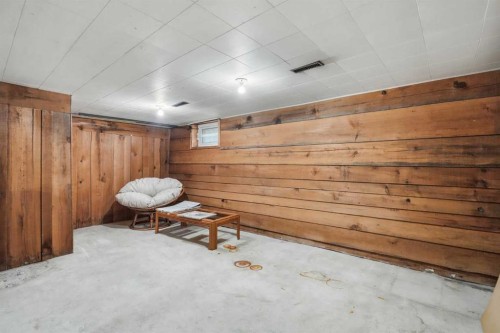 1832 43 Street Se, Calgary, AB - Indoor