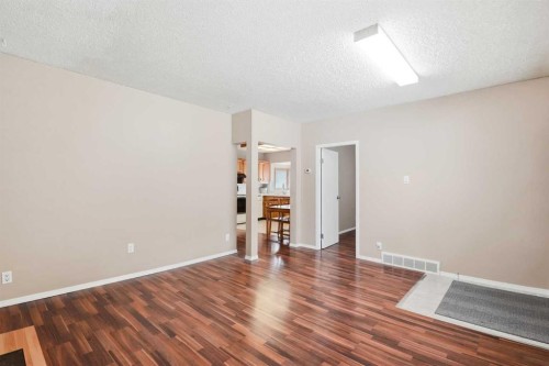 1832 43 Street Se, Calgary, AB - Indoor Photo Showing Other Room