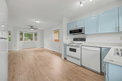 2640 Dovely Court Se, Calgary, AB - Indoor Photo Showing Kitchen