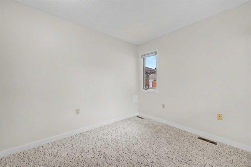 2640 Dovely Court Se, Calgary, AB - Indoor Photo Showing Other Room