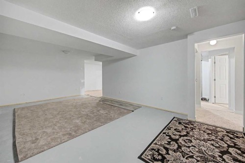 2640 Dovely Court Se, Calgary, AB - Indoor Photo Showing Other Room