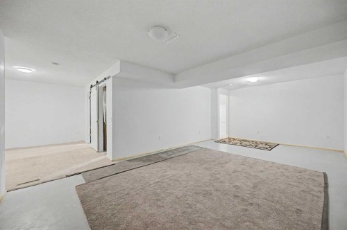 2640 Dovely Court Se, Calgary, AB - Indoor Photo Showing Other Room