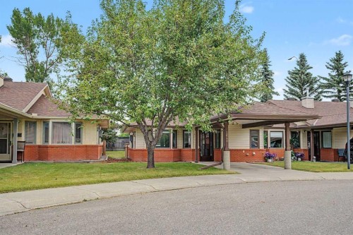 2640 Dovely Court Se, Calgary, AB - Outdoor
