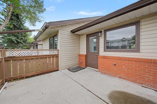2640 Dovely Court Se, Calgary, AB - Outdoor With Exterior
