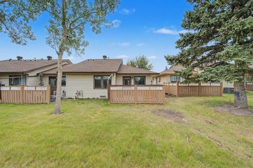 2640 Dovely Court Se, Calgary, AB - Outdoor With Deck Patio Veranda