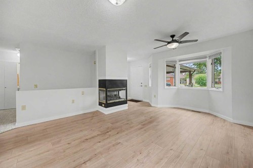 2640 Dovely Court Se, Calgary, AB - Indoor