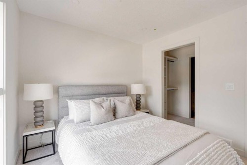 1923 26 Avenue Sw, Calgary, AB - Indoor Photo Showing Bedroom
