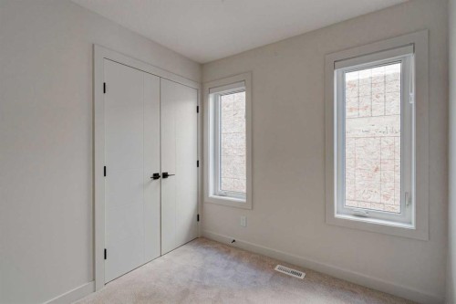 1923 26 Avenue Sw, Calgary, AB - Indoor Photo Showing Other Room