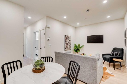 1923 26 Avenue Sw, Calgary, AB - Indoor Photo Showing Dining Room