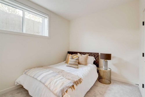 1923 26 Avenue Sw, Calgary, AB - Indoor Photo Showing Bedroom