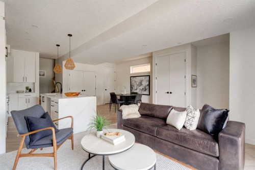 1923 26 Avenue Sw, Calgary, AB - Indoor Photo Showing Living Room