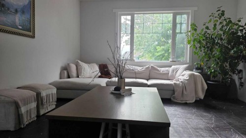 419 Kenex Place, Nobleford, AB - Indoor Photo Showing Living Room
