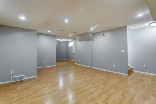 33 Everstone Avenue Sw, Calgary, AB - Indoor