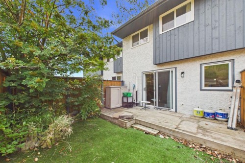 24-800 Bowcroft Place, Cochrane, AB - Outdoor With Exterior