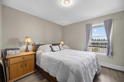 404-4514 54 Avenue, Olds, AB - Indoor Photo Showing Bedroom