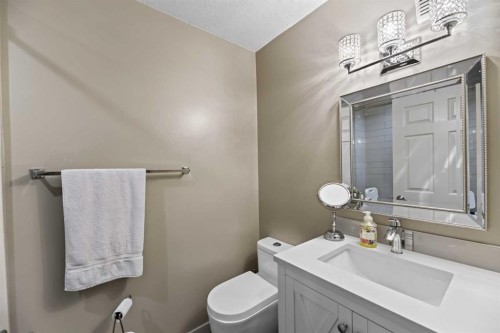 404-4514 54 Avenue, Olds, AB - Indoor Photo Showing Bathroom