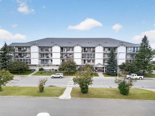 404-4514 54 Avenue, Olds, AB - Outdoor With Balcony With Facade