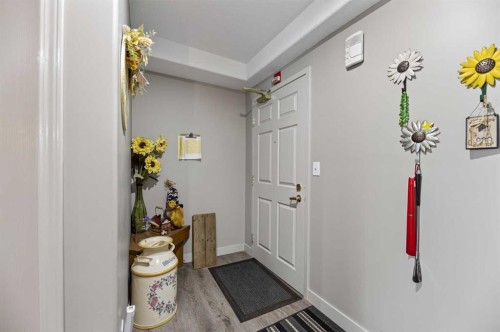404-4514 54 Avenue, Olds, AB - Indoor Photo Showing Other Room
