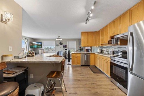 404-4514 54 Avenue, Olds, AB - Indoor Photo Showing Kitchen