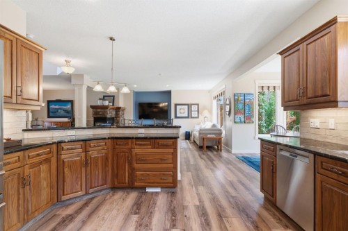 31 Chapala Close Se, Calgary, AB - Indoor Photo Showing Kitchen