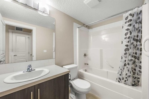 212-2300 Evanston Square Nw, Calgary, AB - Indoor Photo Showing Bathroom