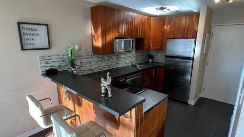 511-340 14 Avenue Sw, Calgary, AB - Indoor Photo Showing Kitchen