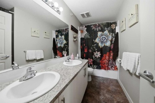 3430 49 Avenue, Red Deer, AB - Indoor Photo Showing Bathroom