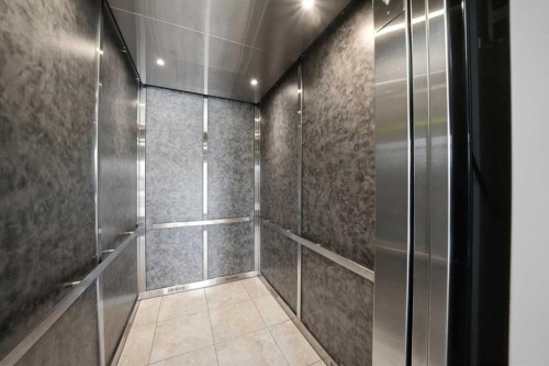 3430 49 Avenue, Red Deer, AB - Indoor