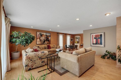 420 Strathcona Drive Sw, Calgary, AB - Indoor Photo Showing Living Room