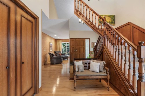 420 Strathcona Drive Sw, Calgary, AB - Indoor Photo Showing Other Room