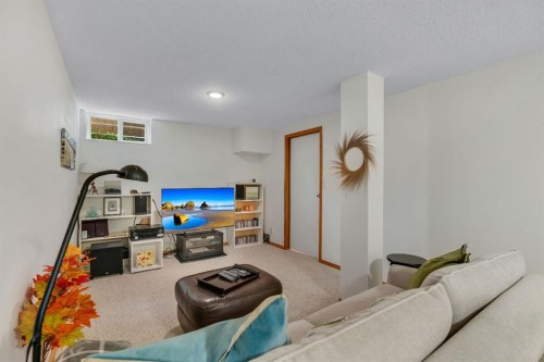 420 Strathcona Drive Sw, Calgary, AB - Indoor
