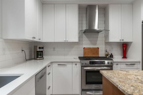 420 Strathcona Drive Sw, Calgary, AB - Indoor Photo Showing Kitchen