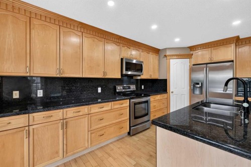 78 Hampstead View Nw, Calgary, AB - Indoor Photo Showing Kitchen With Stainless Steel Kitchen With Double Sink