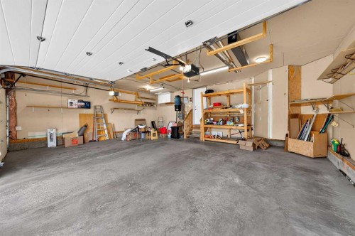 78 Hampstead View Nw, Calgary, AB - Indoor Photo Showing Garage