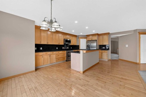 78 Hampstead View Nw, Calgary, AB - Indoor Photo Showing Kitchen