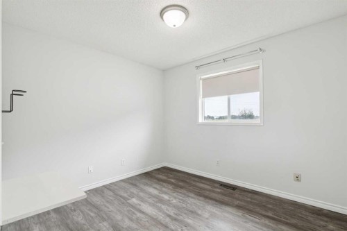 126 Somerglen Way Sw, Calgary, AB - Indoor Photo Showing Other Room