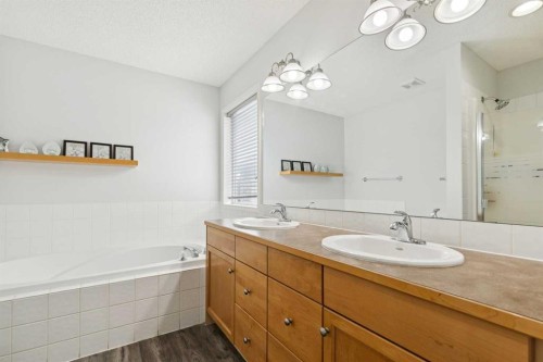 126 Somerglen Way Sw, Calgary, AB - Indoor Photo Showing Bathroom