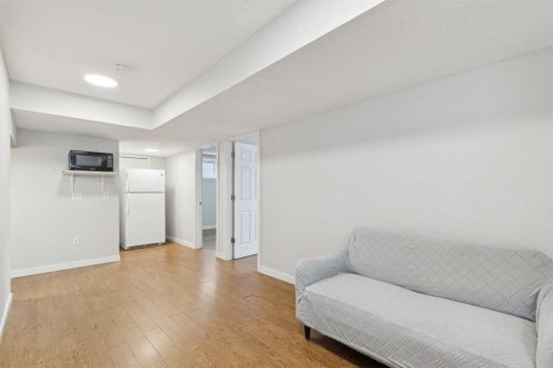 126 Somerglen Way Sw, Calgary, AB - Indoor