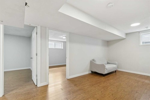 126 Somerglen Way Sw, Calgary, AB - Indoor