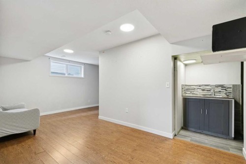 126 Somerglen Way Sw, Calgary, AB - Indoor