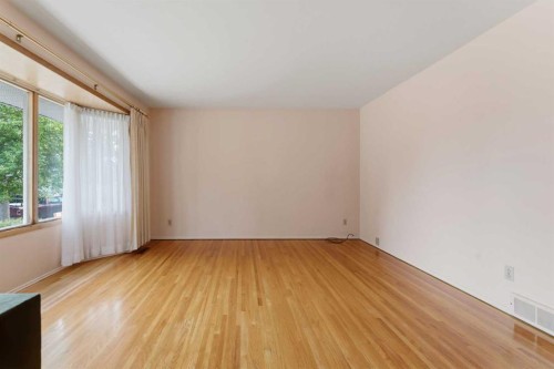 120 Glenpatrick Drive Sw, Calgary, AB - Indoor Photo Showing Other Room