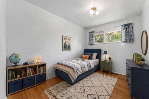 120 Glenpatrick Drive Sw, Calgary, AB - Indoor Photo Showing Bedroom
