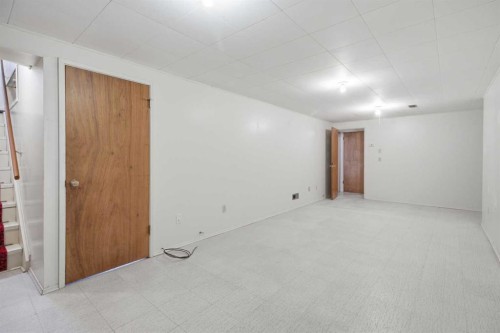 120 Glenpatrick Drive Sw, Calgary, AB - Indoor