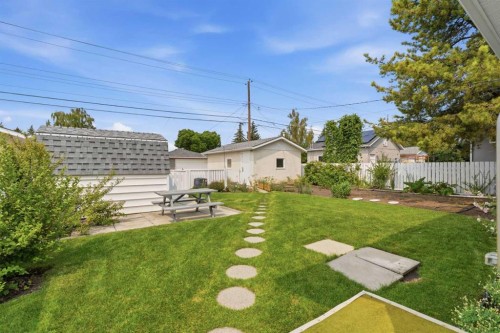 120 Glenpatrick Drive Sw, Calgary, AB - Outdoor
