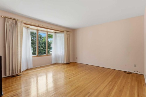 120 Glenpatrick Drive Sw, Calgary, AB - Indoor Photo Showing Other Room