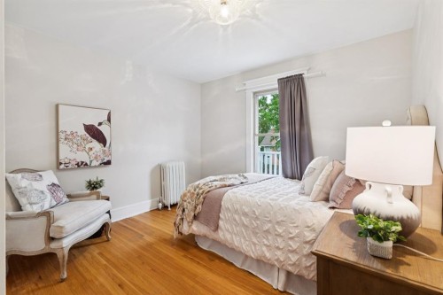 3607 7 Street Sw, Calgary, AB - Indoor Photo Showing Bedroom