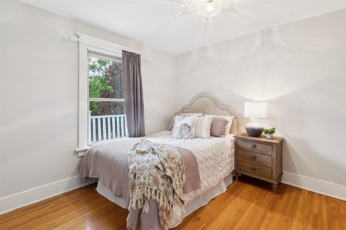 3607 7 Street Sw, Calgary, AB - Indoor Photo Showing Bedroom