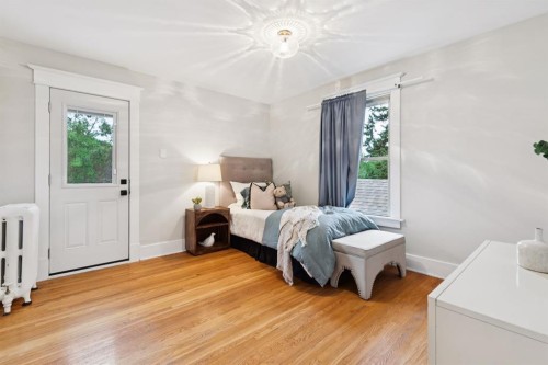 3607 7 Street Sw, Calgary, AB - Indoor Photo Showing Bedroom