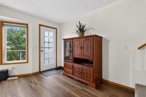 592 Regal Park Ne, Calgary, AB - Indoor