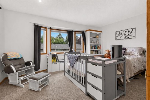 592 Regal Park Ne, Calgary, AB - Indoor